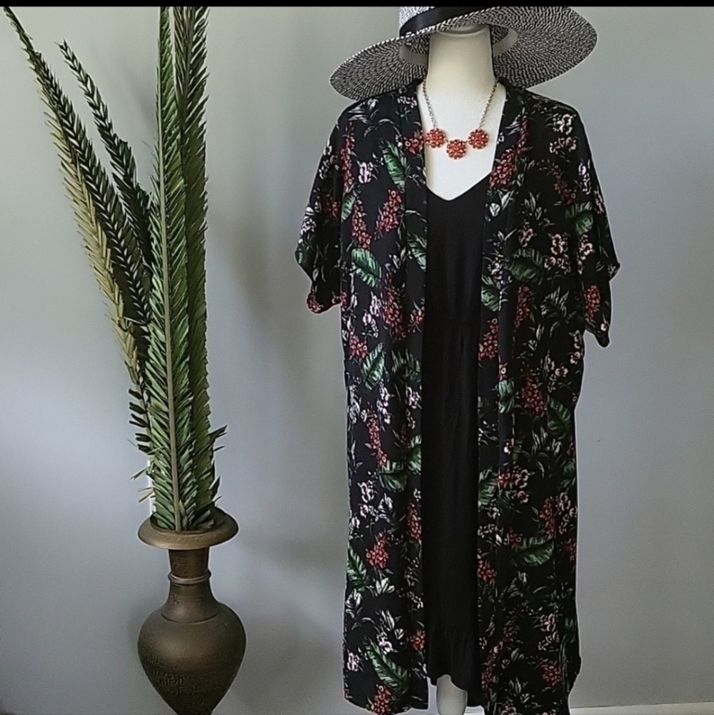 Cherry on Top tropical print short sleeve kimono/duster - Picture 8 of 8